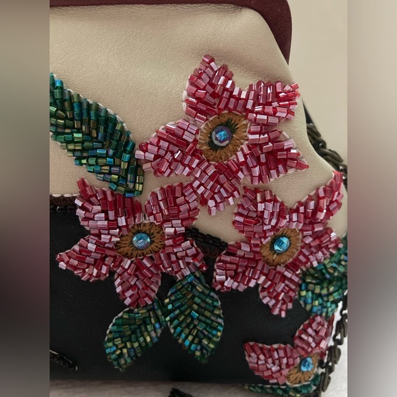 VTG Isabella Fiore Floral Embellished Clutch Bag NEVER USED - Picture 16 of 16